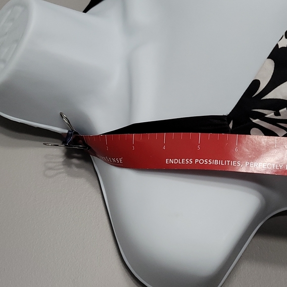 B&W Print Halter Dress V-Neckline - Picture 10 of 14